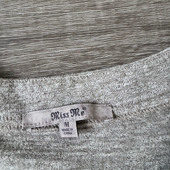 Miss Me Y2K hi low embroidered collar top medium - Picture 7 of 9